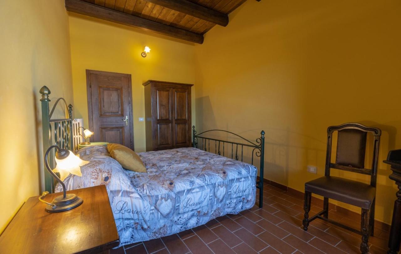 Castello Di Petecciano B&B Mosciano SantʼAngelo Екстериор снимка