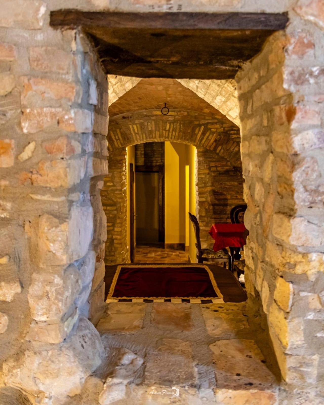 Castello Di Petecciano B&B Mosciano SantʼAngelo Екстериор снимка